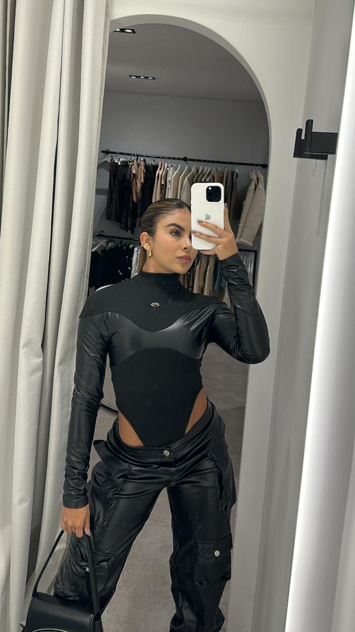 BLACK LEATHER BODY